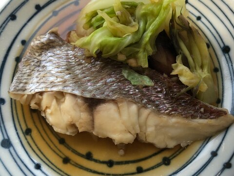 野菜も一緒に！鯛の煮付け